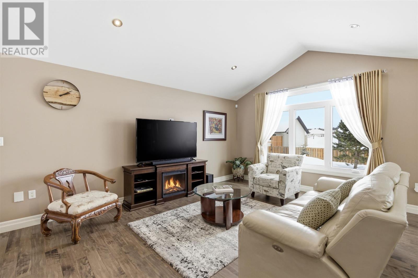 17 Konkin Ave, Sault Ste. Marie, Ontario  P6C 6E6 - Photo 2 - SM260334