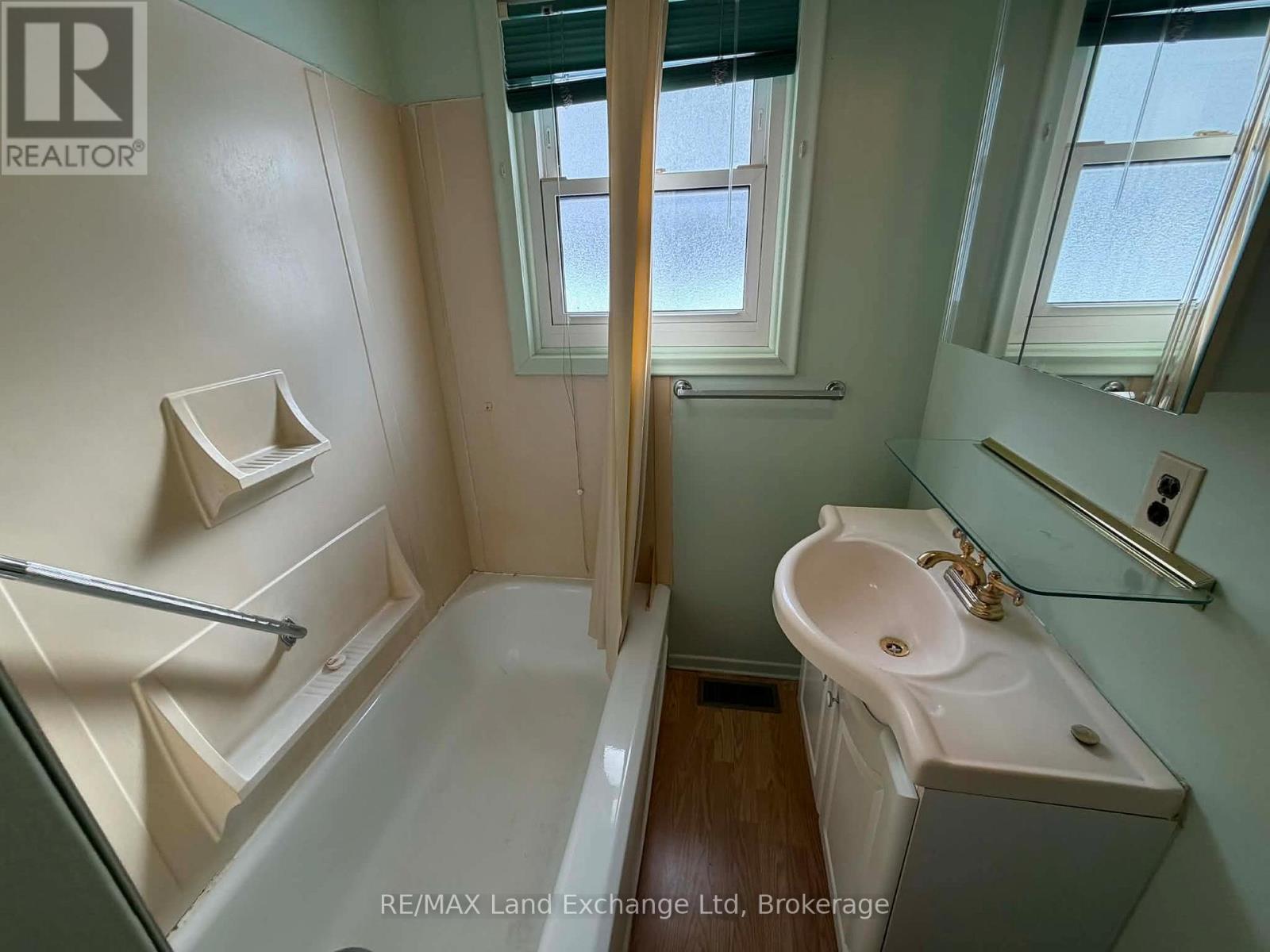 952 Havelock Street, Huron-Kinloss, Ontario N0G 2H0 - Photo 14 - X12812798