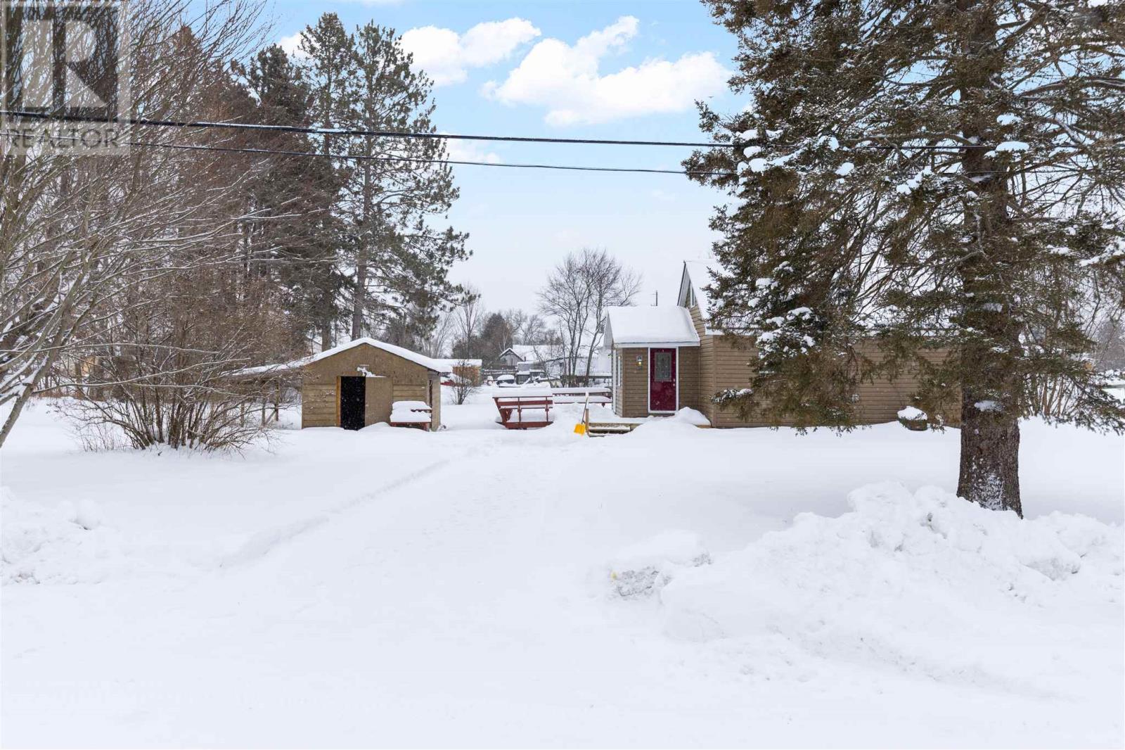 32 Main St, Iron Bridge, Ontario  P0R 1H0 - Photo 4 - SM260349