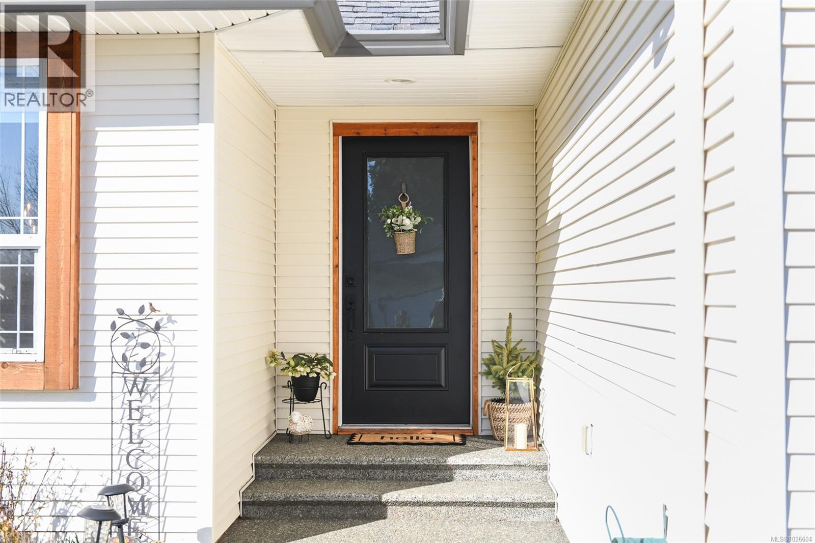 937 Malahat Dr, Courtenay, British Columbia  V9N 9E3 - Photo 3 - 1026604