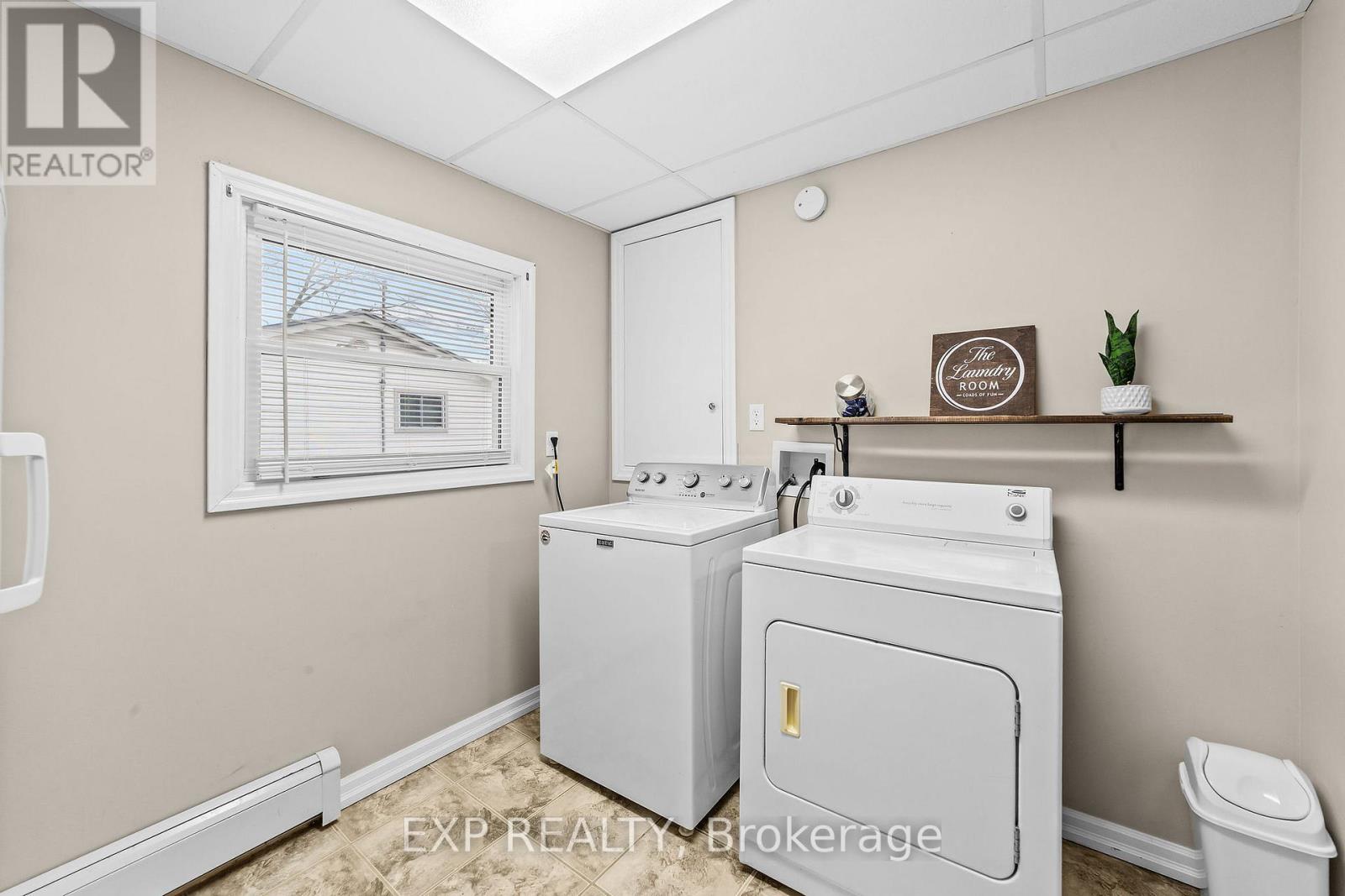 89 Ontario Street, Lambton Shores, Ontario  N0M 2N0 - Photo 11 - X12812896