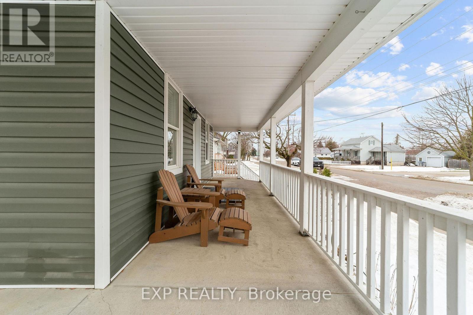 89 Ontario Street, Lambton Shores, Ontario  N0M 2N0 - Photo 2 - X12812896