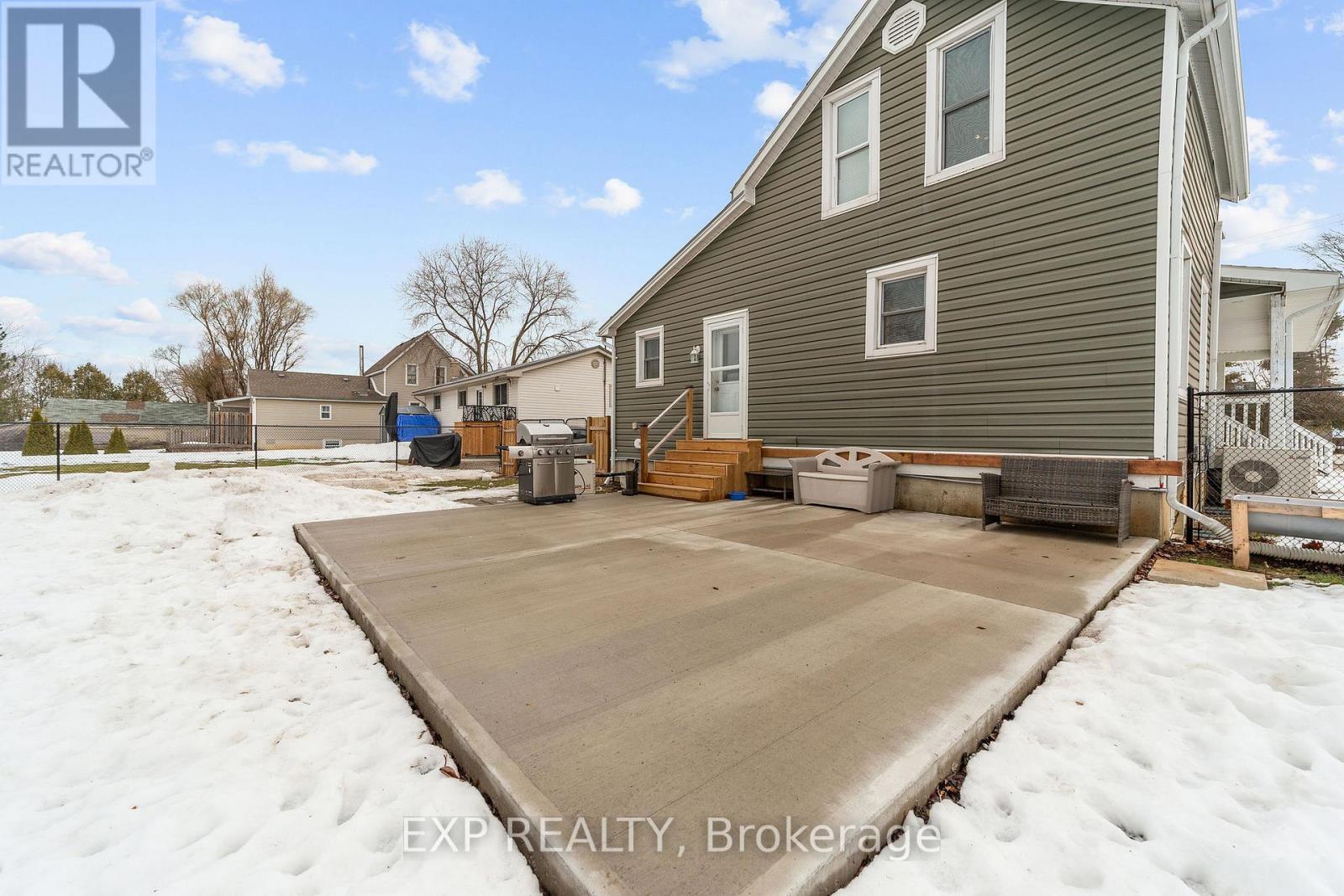 89 Ontario Street, Lambton Shores, Ontario  N0M 2N0 - Photo 27 - X12812896