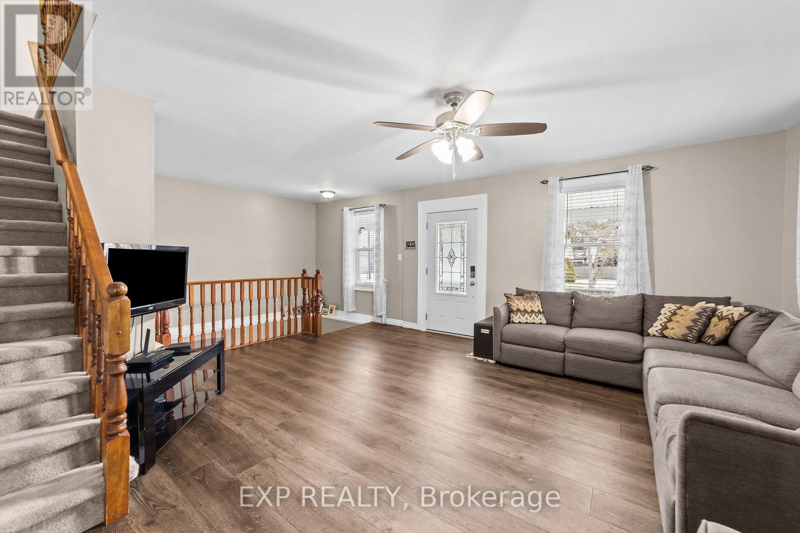 89 Ontario Street, Lambton Shores, Ontario  N0M 2N0 - Photo 7 - X12812896