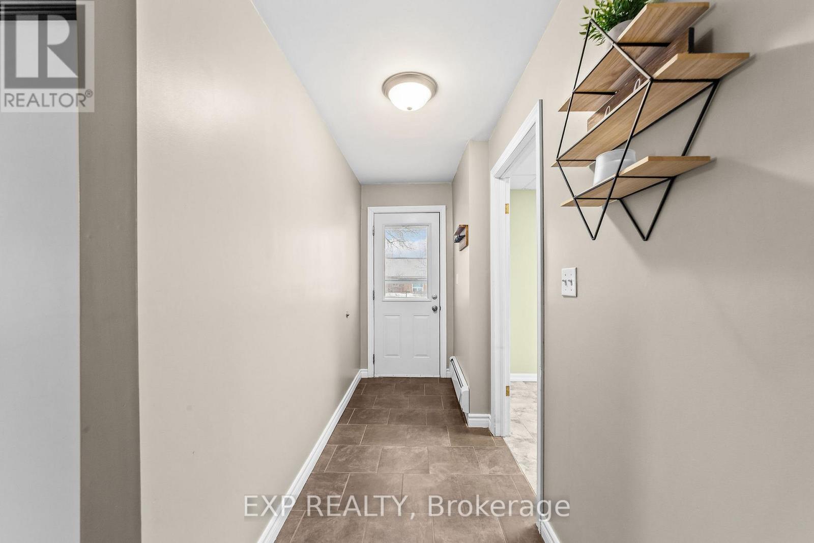 89 Ontario Street, Lambton Shores, Ontario  N0M 2N0 - Photo 9 - X12812896