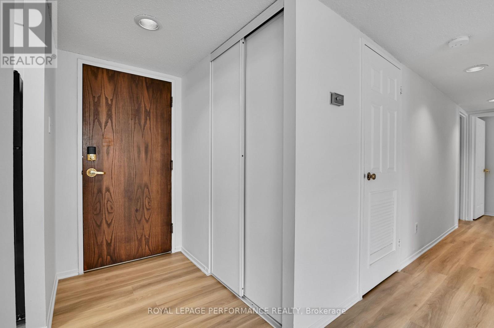 1701 - 470 Laurier Avenue W, Ottawa, Ontario  K1R 7W9 - Photo 6 - X12812898