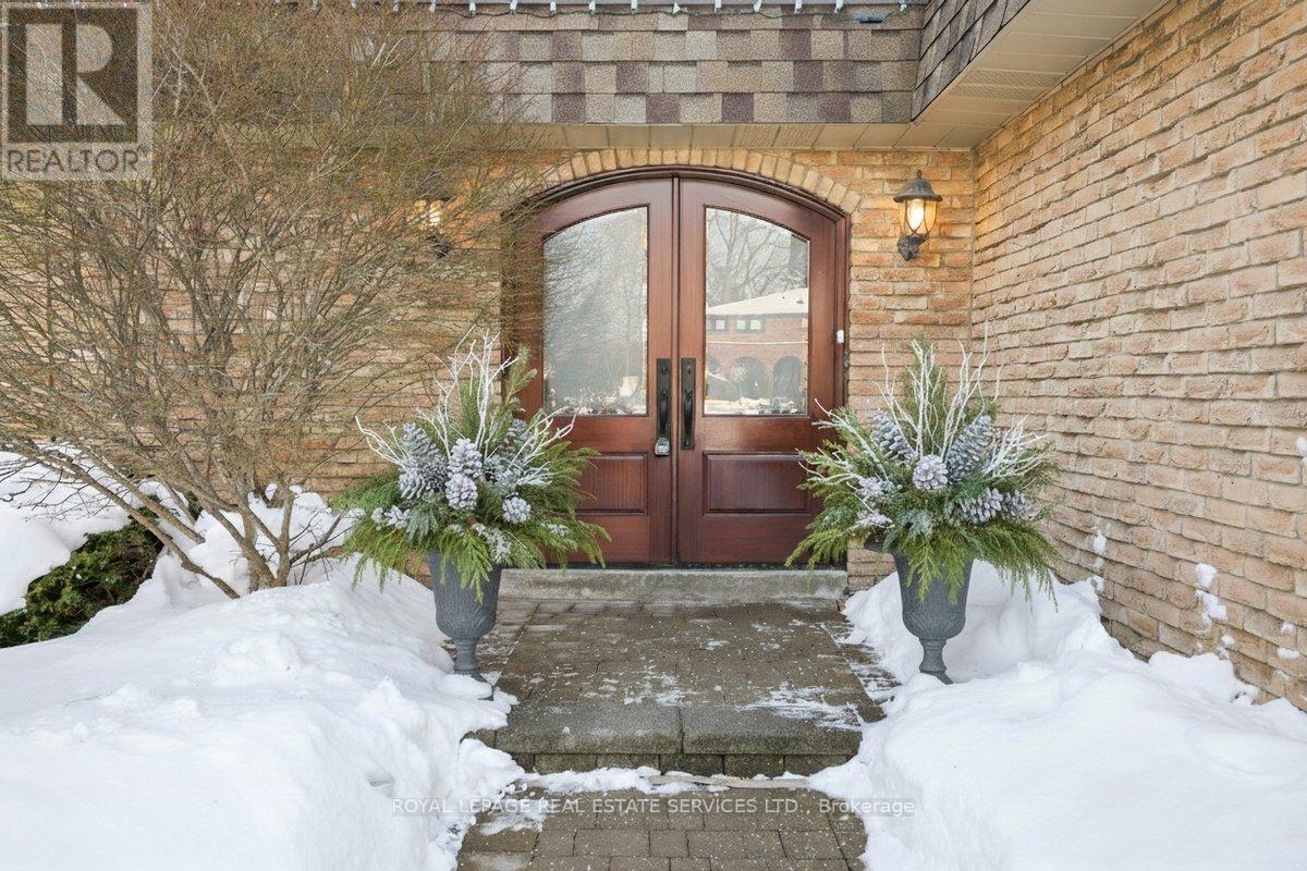 1466 Flaminia Court, Mississauga, Ontario  L5J 3Z6 - Photo 3 - W12811960