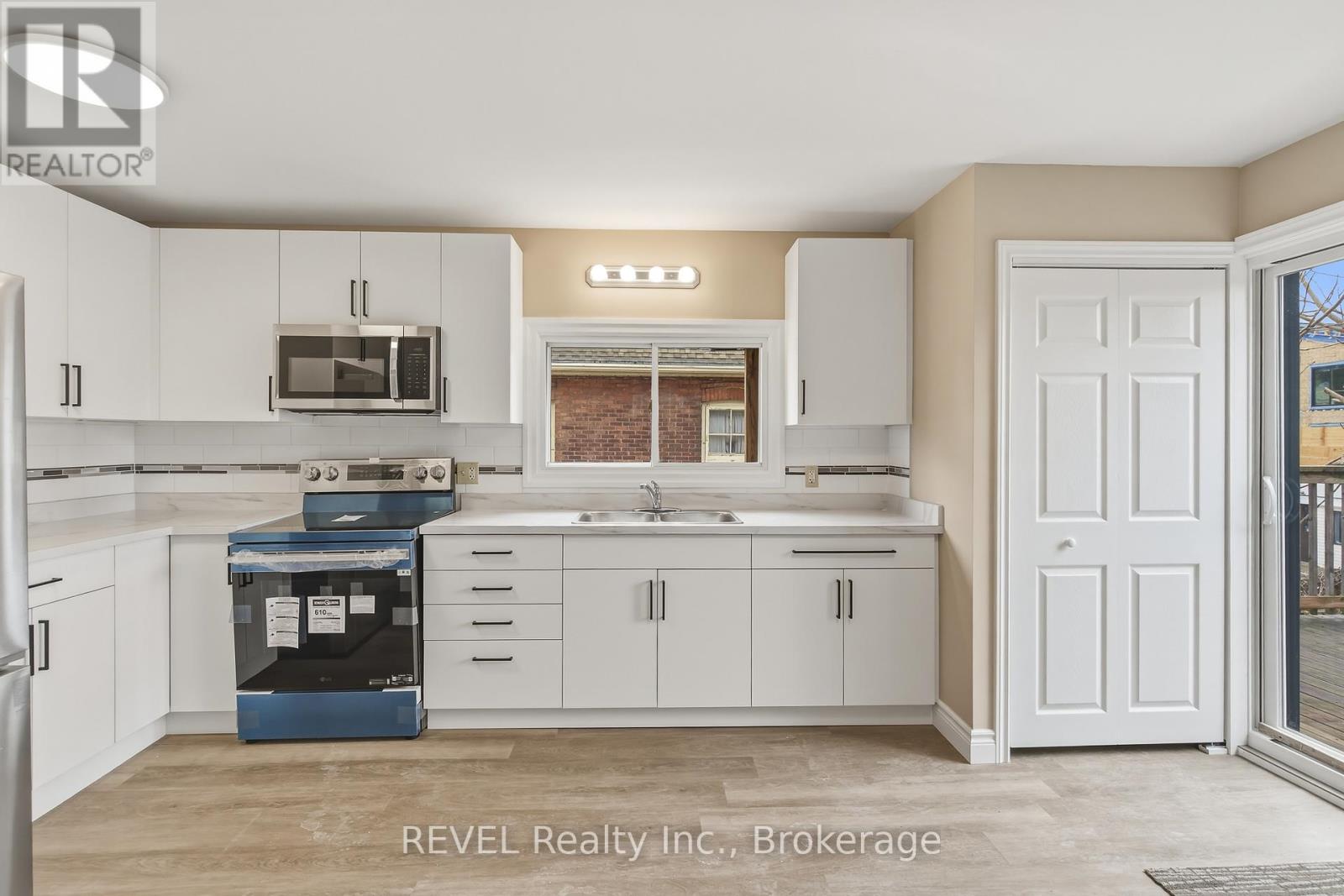 184 Queenston Street, St. Catharines (E. Chester), Ontario  L2R 2Z7 - Photo 11 - X12812742