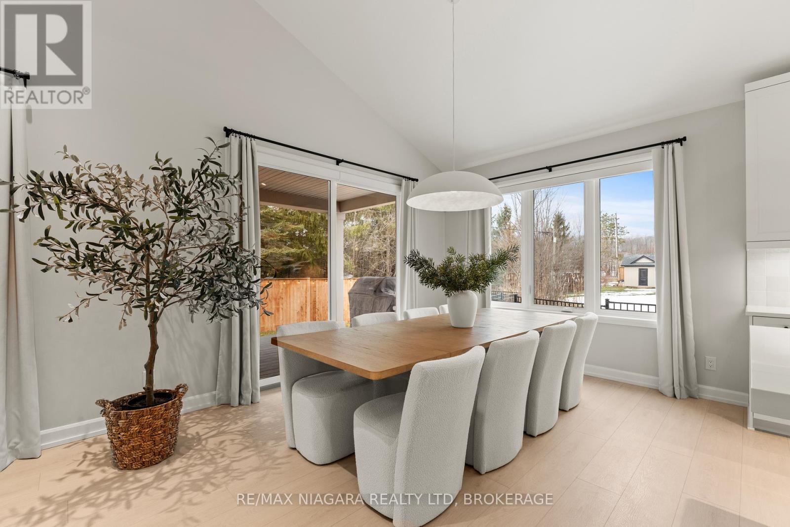 27 Maple Leaf Avenue S, Fort Erie (Ridgeway), Ontario  L0S 1N0 - Photo 15 - X12812750