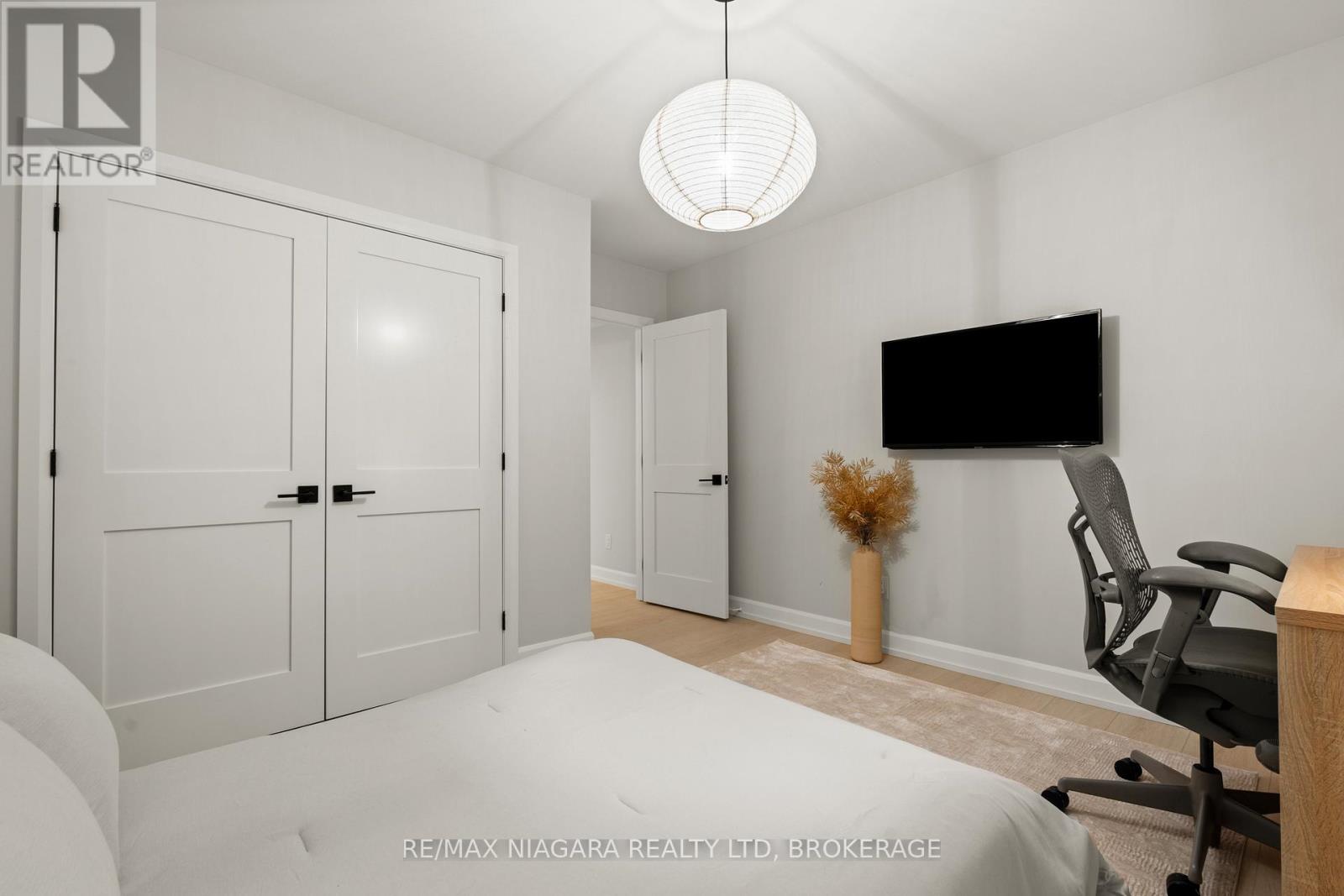 27 Maple Leaf Avenue S, Fort Erie (Ridgeway), Ontario  L0S 1N0 - Photo 33 - X12812750