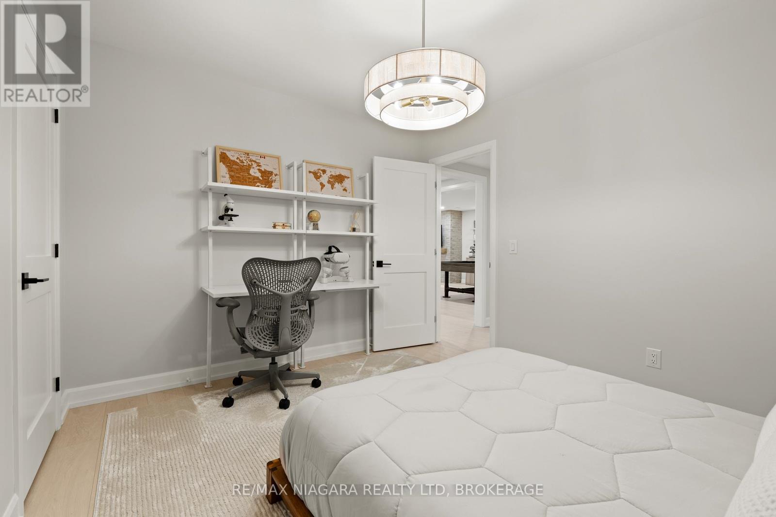 27 Maple Leaf Avenue S, Fort Erie (Ridgeway), Ontario  L0S 1N0 - Photo 36 - X12812750