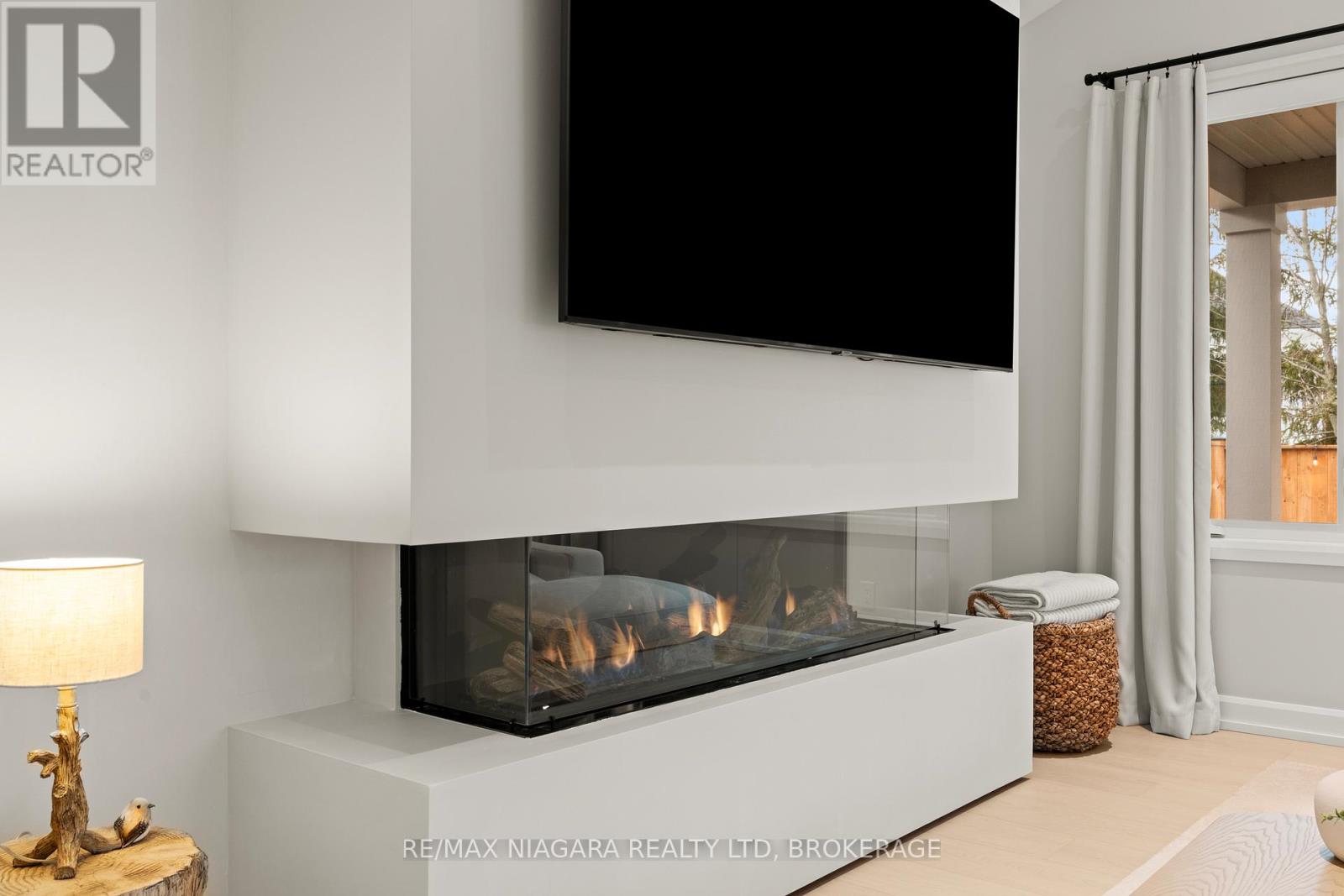 27 Maple Leaf Avenue S, Fort Erie (Ridgeway), Ontario  L0S 1N0 - Photo 5 - X12812750