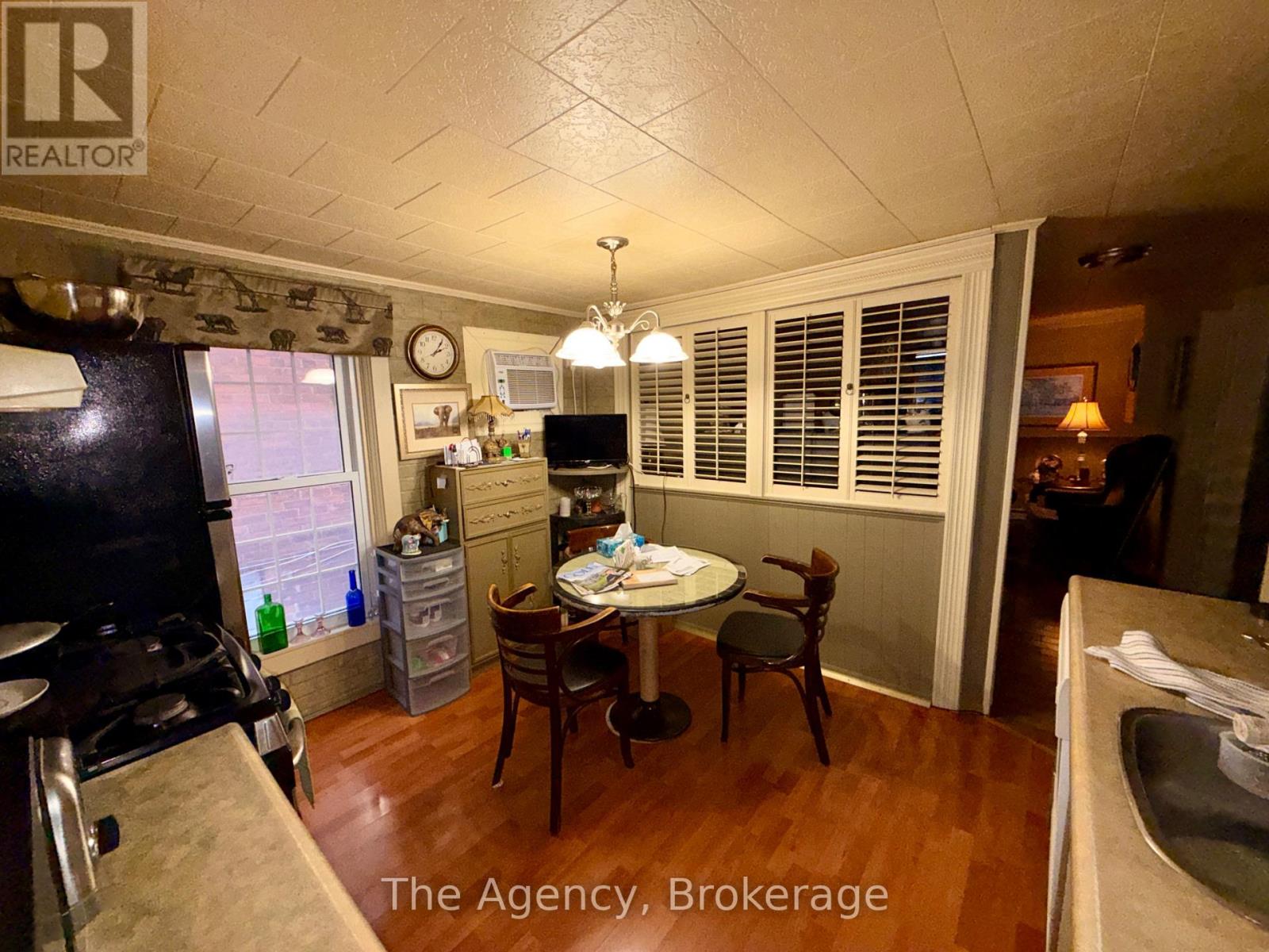 484 East Main Street, Welland, Ontario  L3B 3X6 - Photo 11 - X12812776