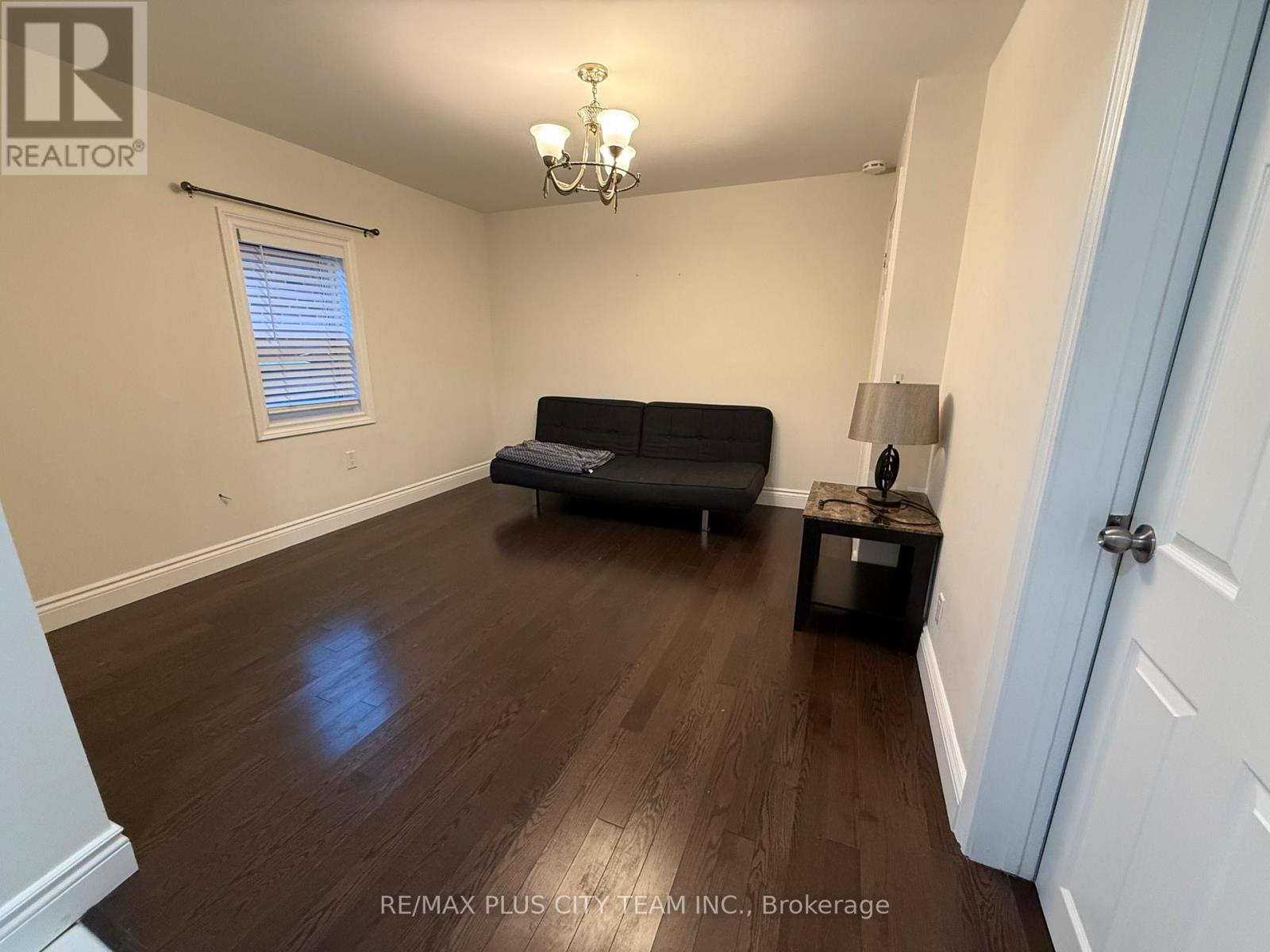 Main - 24 Poplar Avenue, Toronto, Ontario  M9B 3R2 - Photo 18 - W12811952
