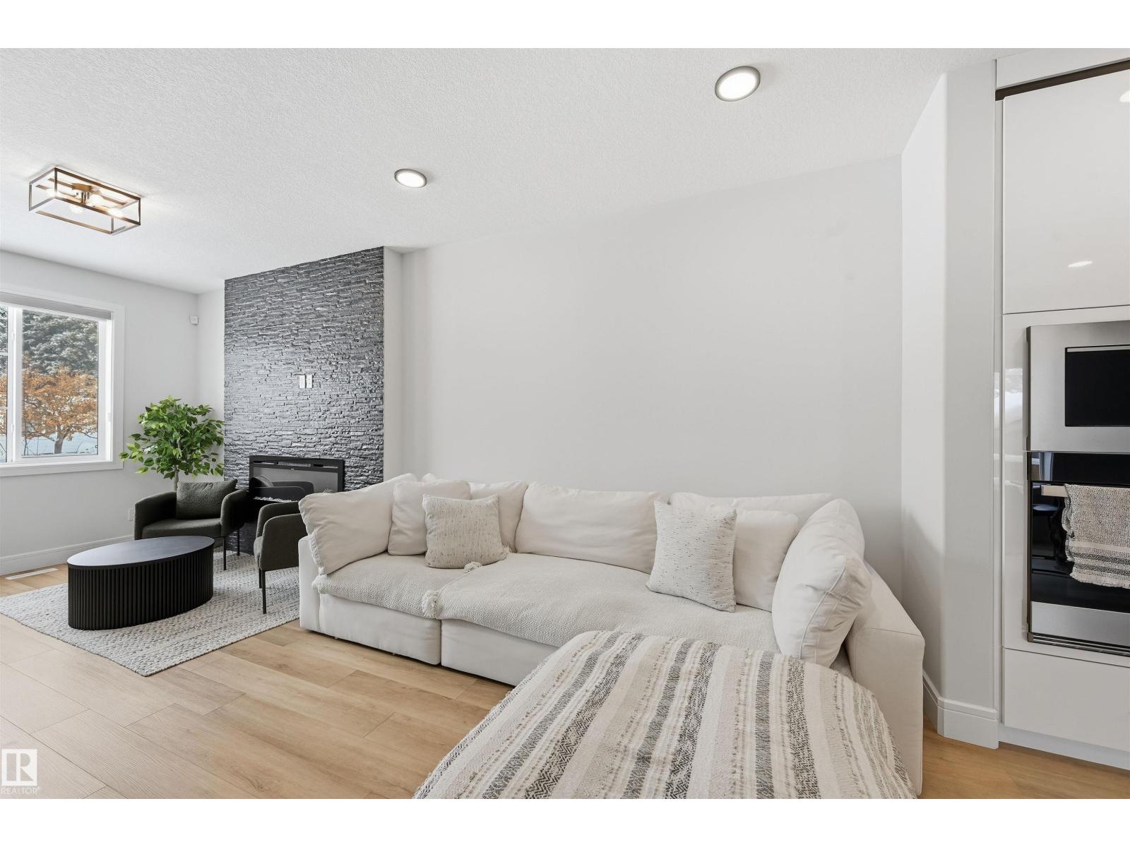 10907 151 St Nw, Edmonton, Alberta  T5P 1W2 - Photo 8 - E4474415