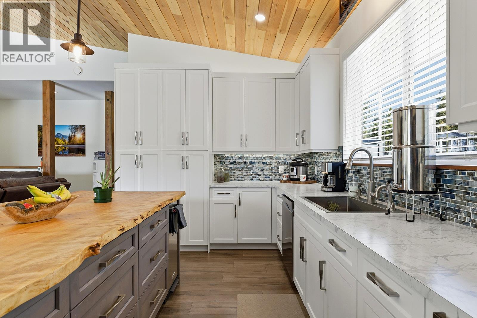 7145 Dunwaters Road Kelowna Photo 37