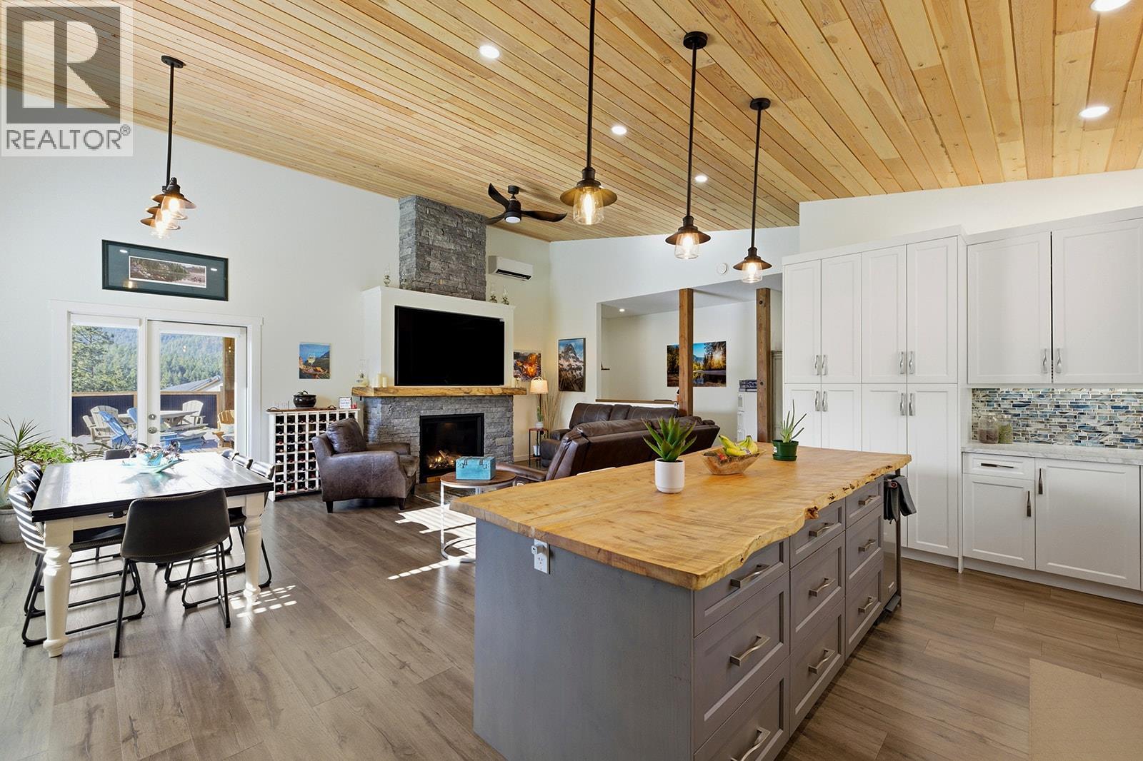 7145 Dunwaters Road Kelowna Photo 36