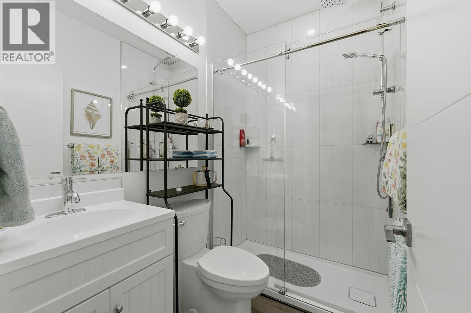 7145 Dunwaters Road Kelowna Photo 58