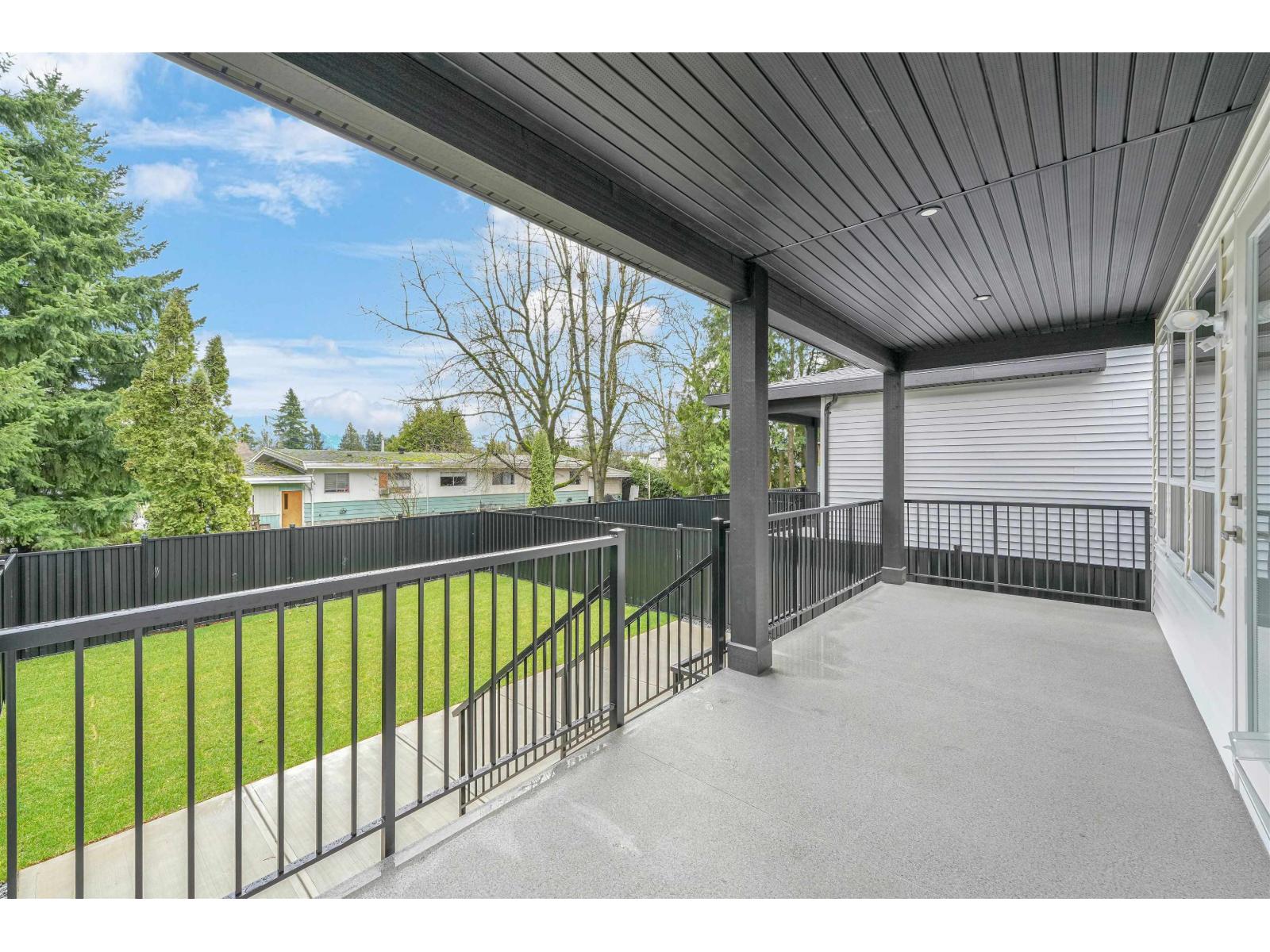 5 2168 W Vinewood Street, Abbotsford, British Columbia  V2S 3H4 - Photo 5 - R3087224