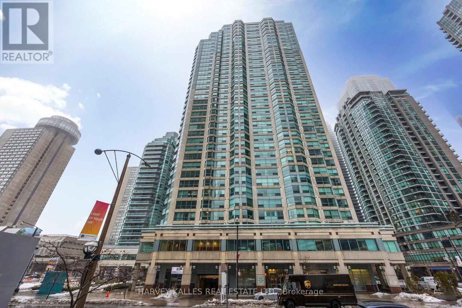 1805 - 10 Yonge Street, Toronto, Ontario  M5E 1R4 - Photo 2 - C12812818