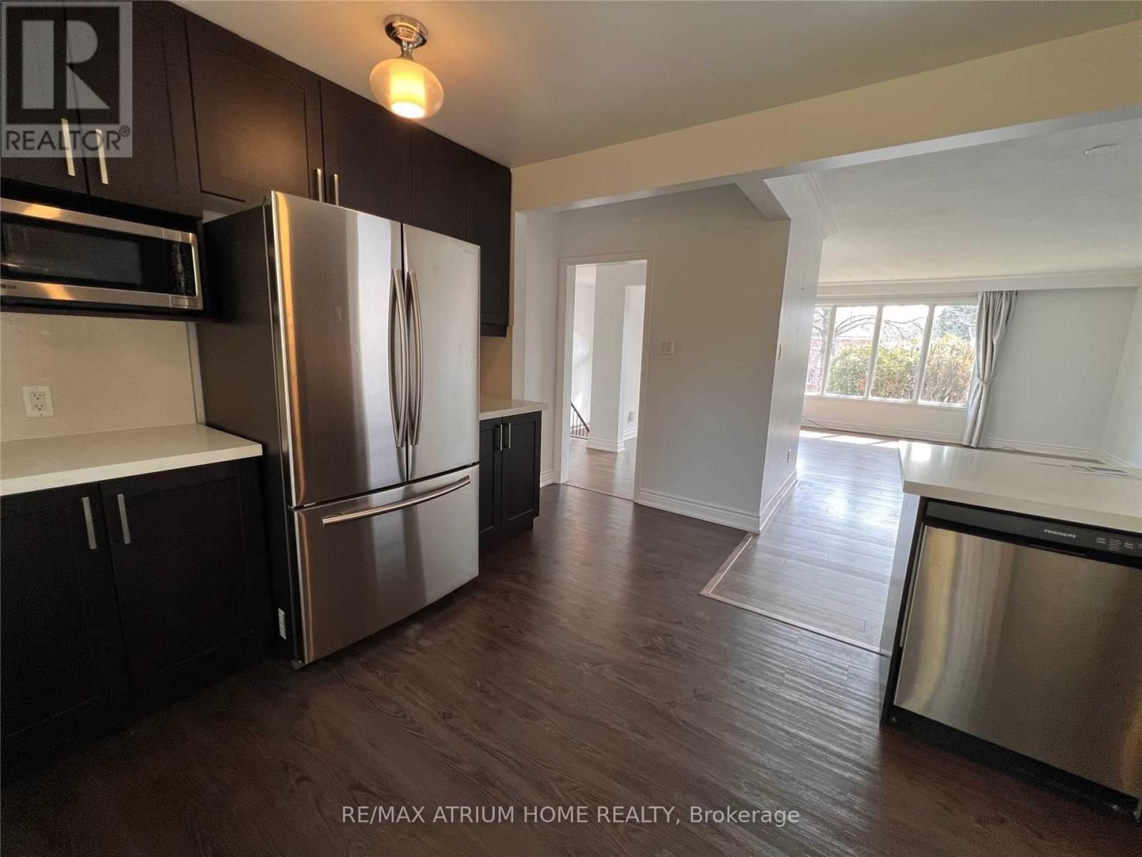 145 Fenn Avenue, Toronto (St. Andrew-Windfields), Ontario  M2P 1X8 - Photo 8 - C12812906