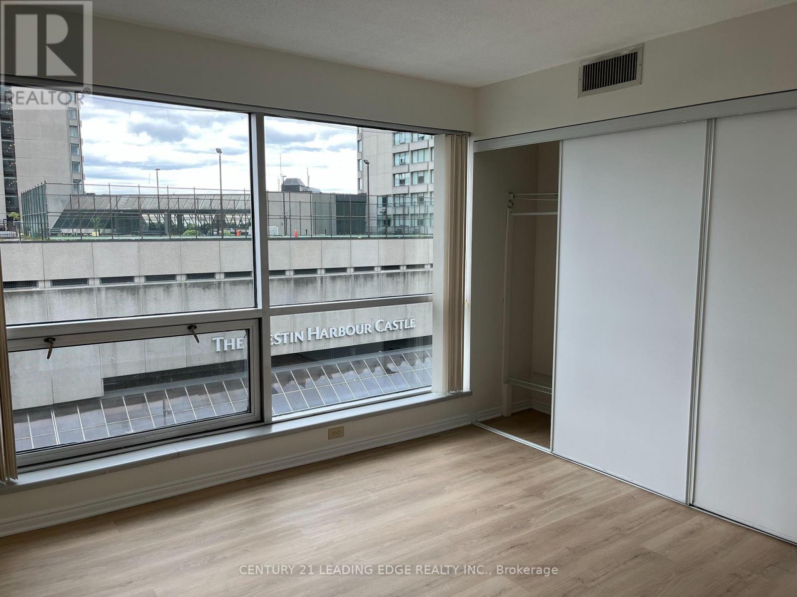 607 - 10 Queens Quay W, Toronto, Ontario  M5J 2R9 - Photo 15 - C12812940