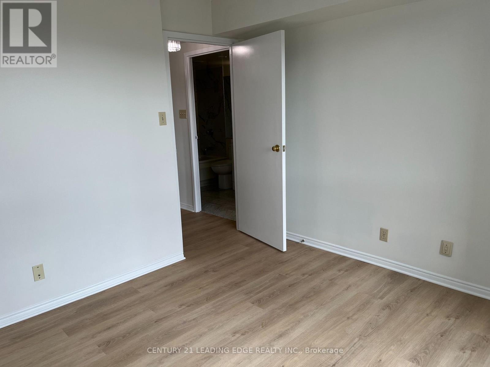 607 - 10 Queens Quay W, Toronto, Ontario  M5J 2R9 - Photo 16 - C12812940