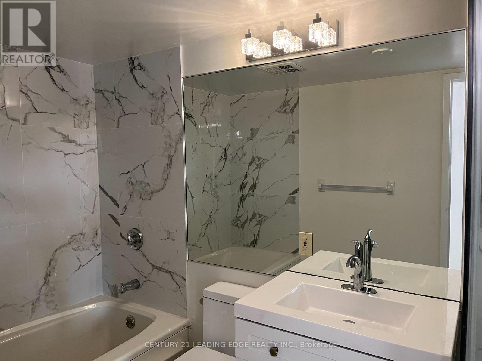 607 - 10 Queens Quay W, Toronto, Ontario  M5J 2R9 - Photo 9 - C12812940