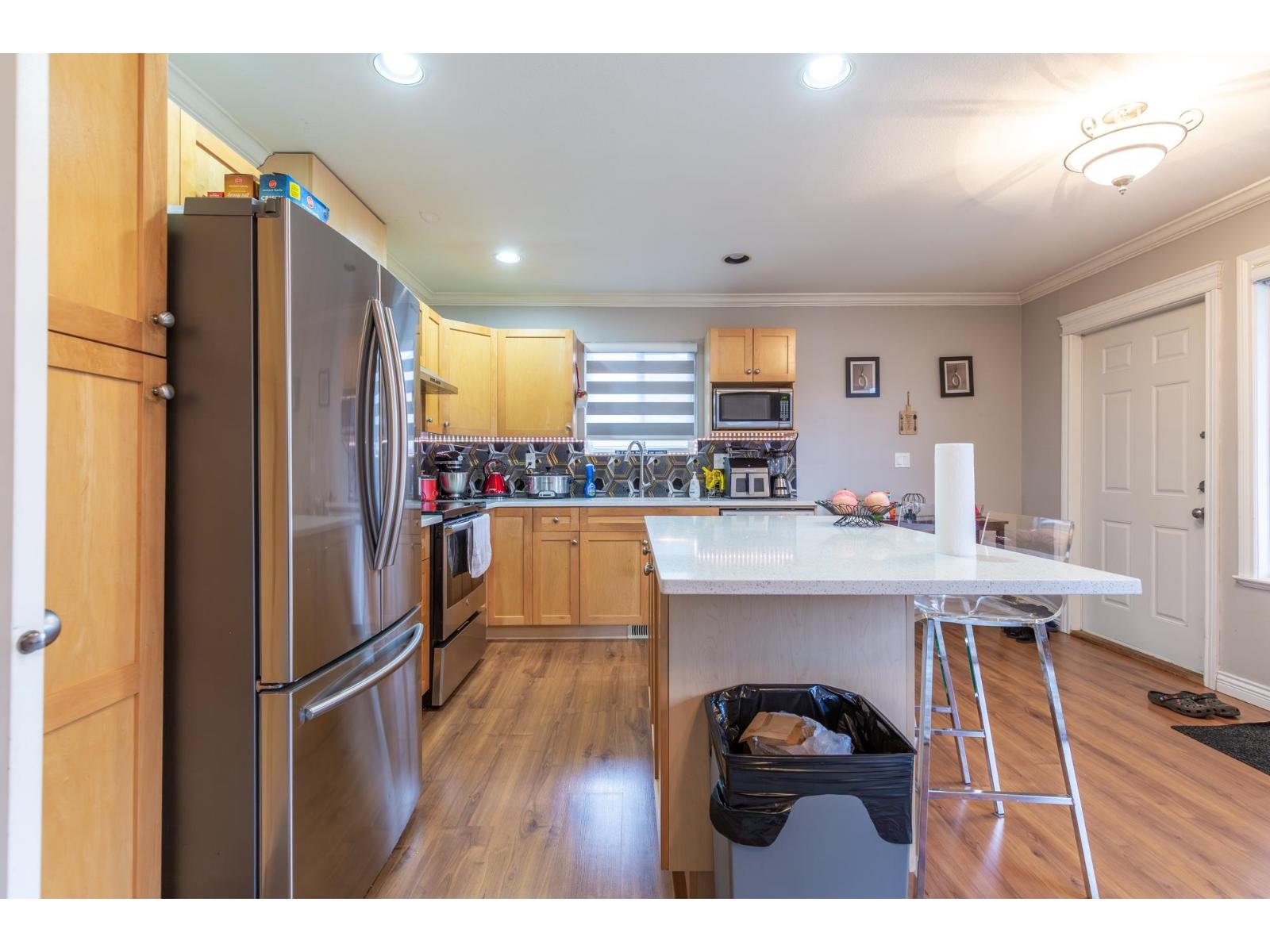 32967 Egglestone Avenue, Mission, British Columbia  V2V 7R7 - Photo 9 - R3092441