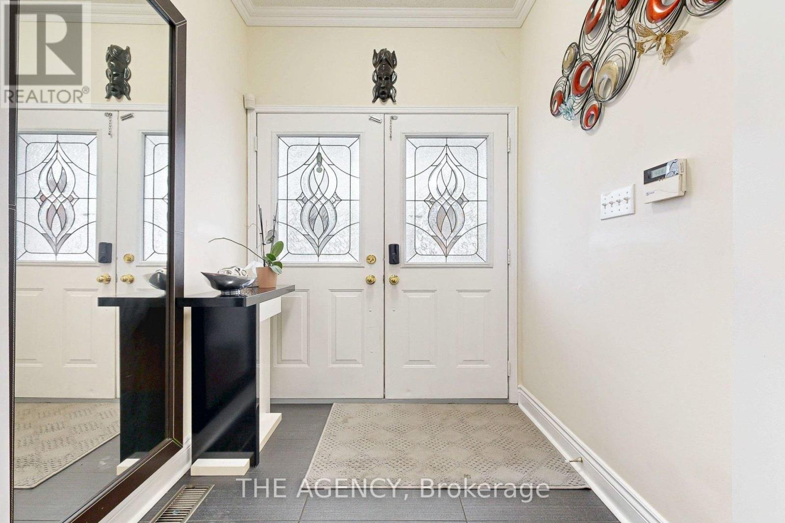 31 Seward Crescent, Ajax, Ontario  L1Z 2C3 - Photo 3 - E12812942