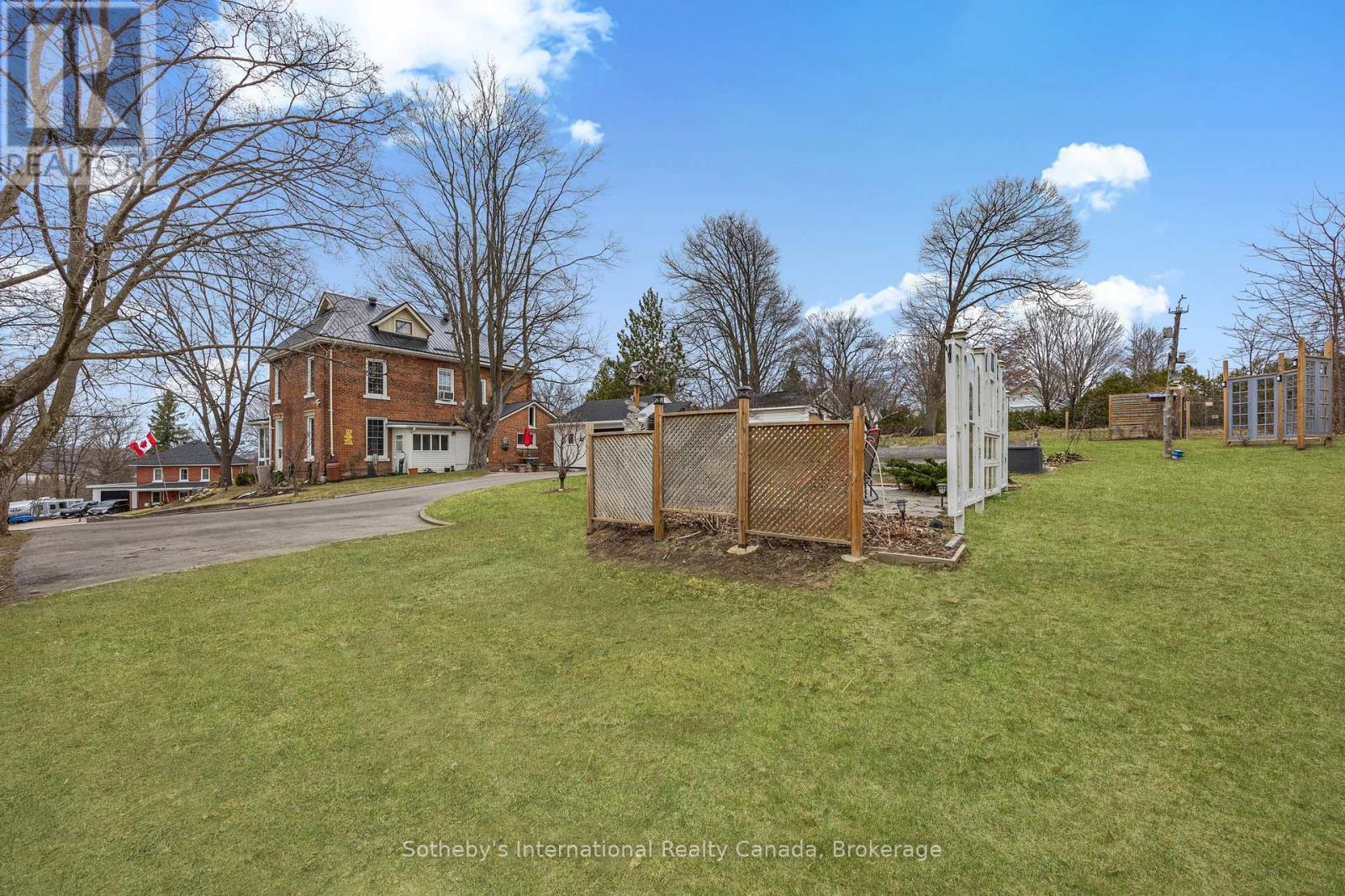 26 Robert Street E, Penetanguishene, Ontario  L9M 1K7 - Photo 37 - S12657176