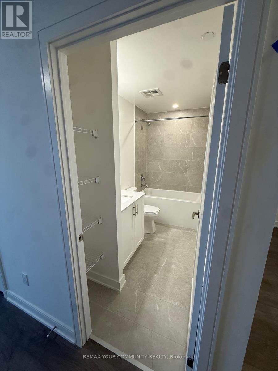 1102 - 705 Davis Drive, Newmarket (Huron Heights-Leslie Valley), Ontario  L3Y 0J1 - Photo 19 - N12812746