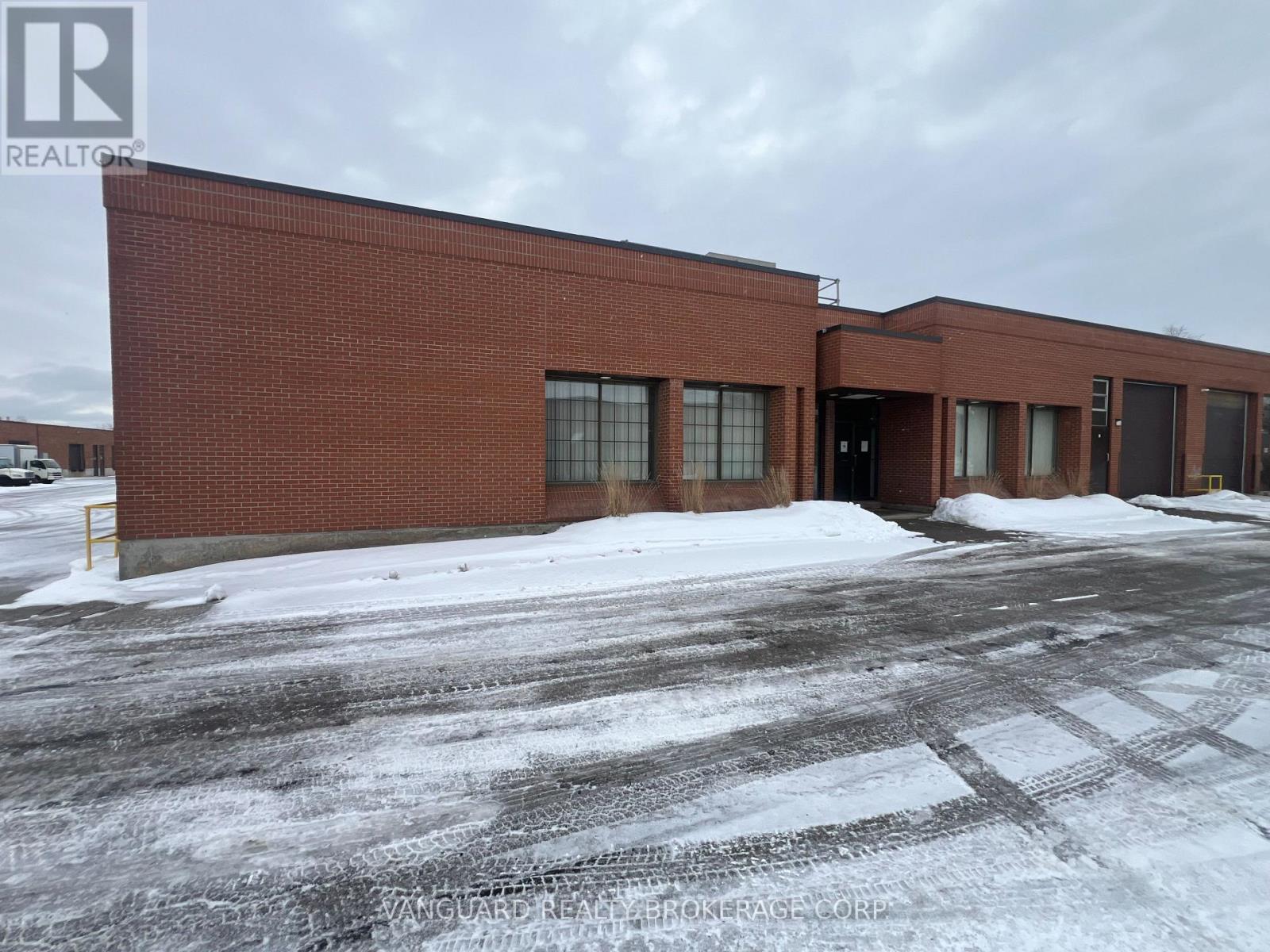 18-19 - 124 CONNIE CRESCENT, Vaughan, Ontario