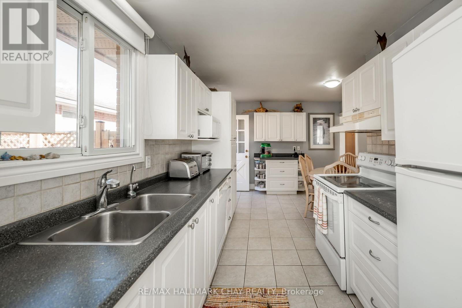 28 Brown Street, New Tecumseth (Tottenham), Ontario  L0G 1W0 - Photo 2 - N12812808