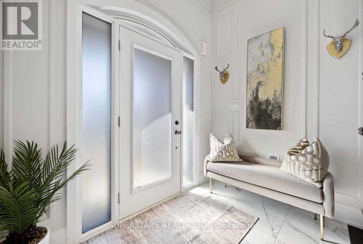 2236 Pemberton Way, Innisfil, Ontario  L0L 1K0 - Photo 3 - N12812810