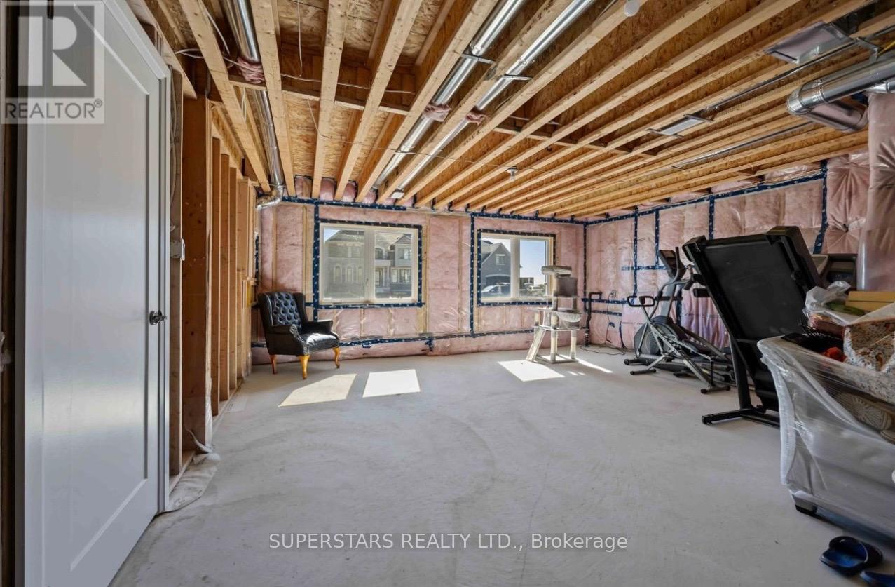 2236 Pemberton Way, Innisfil, Ontario  L0L 1K0 - Photo 35 - N12812810