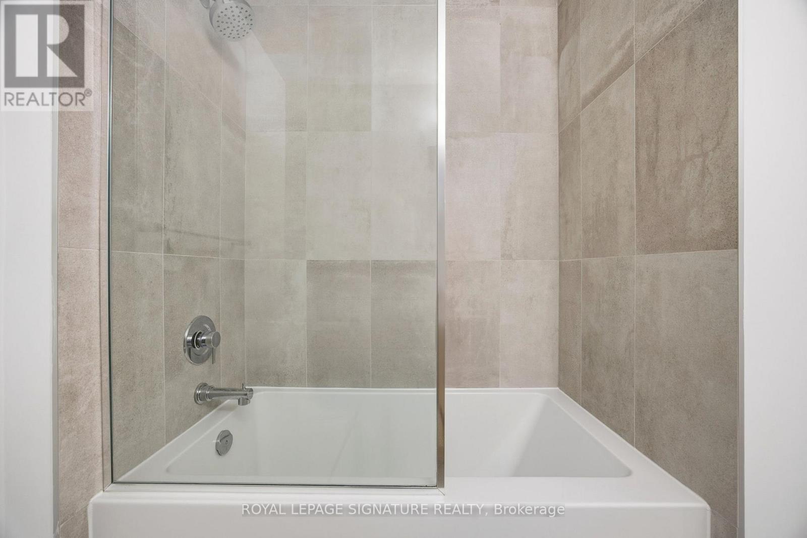 105 - 5 Red Squirrel Lane, Richmond Hill, Ontario  L4S 0P5 - Photo 11 - N12812900