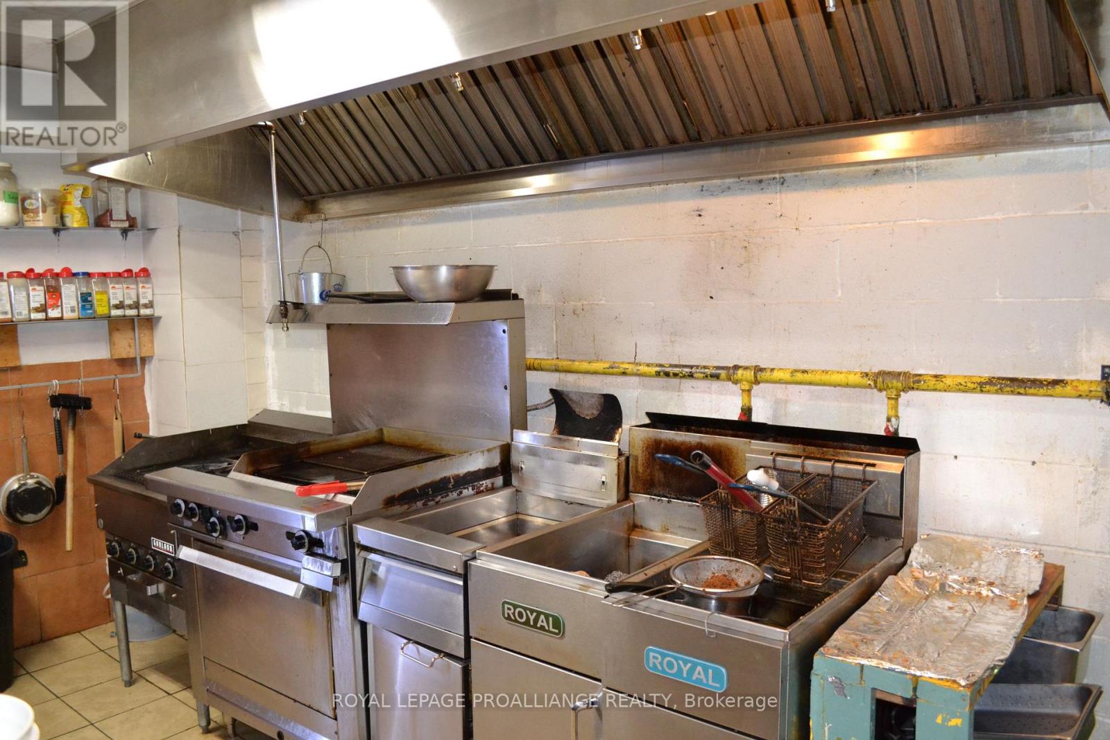 39 Dundas Street E, Quinte West, Ontario  K8V 1K6 - Photo 14 - X12812800