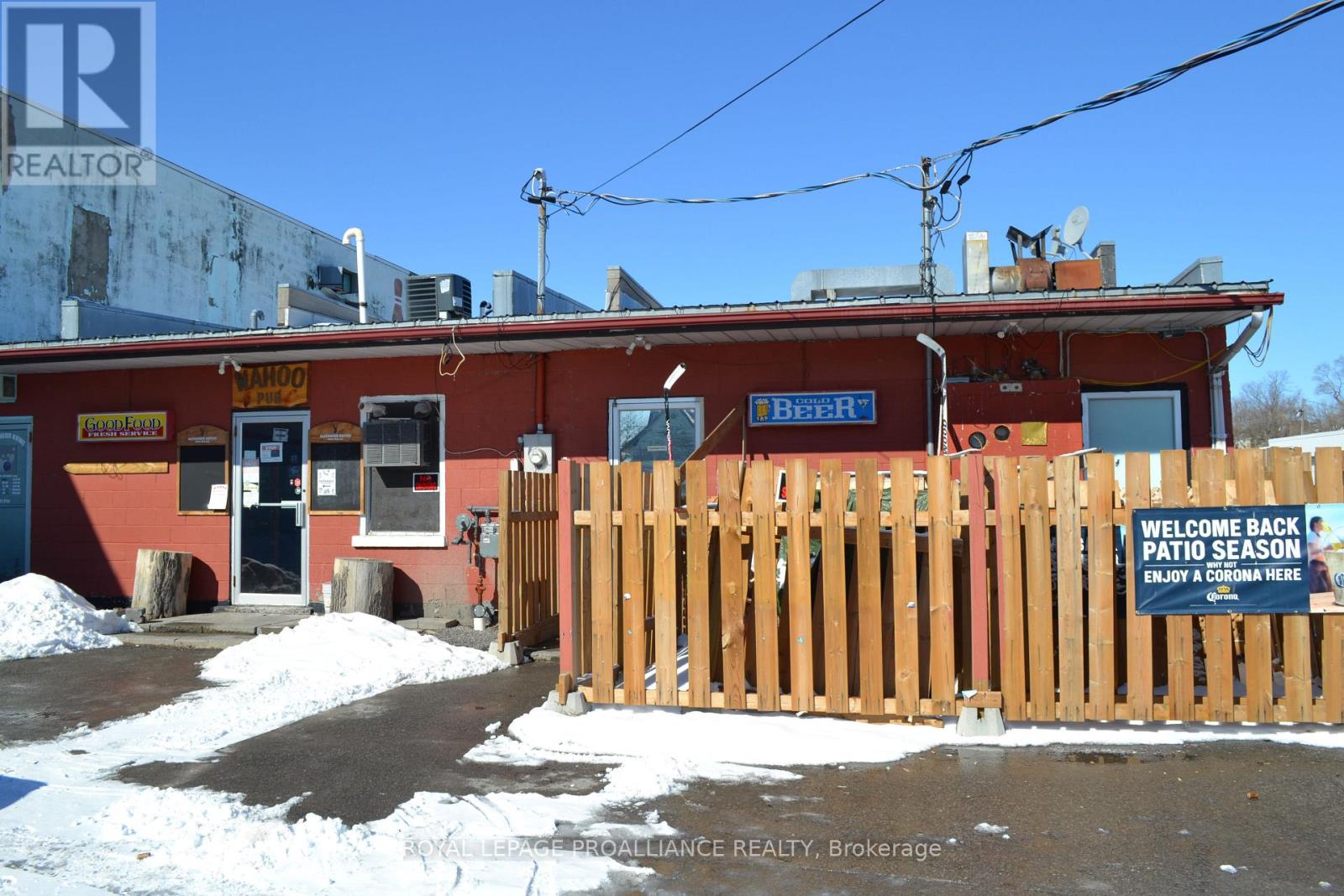 39 Dundas Street E, Quinte West, Ontario  K8V 1K6 - Photo 2 - X12812800