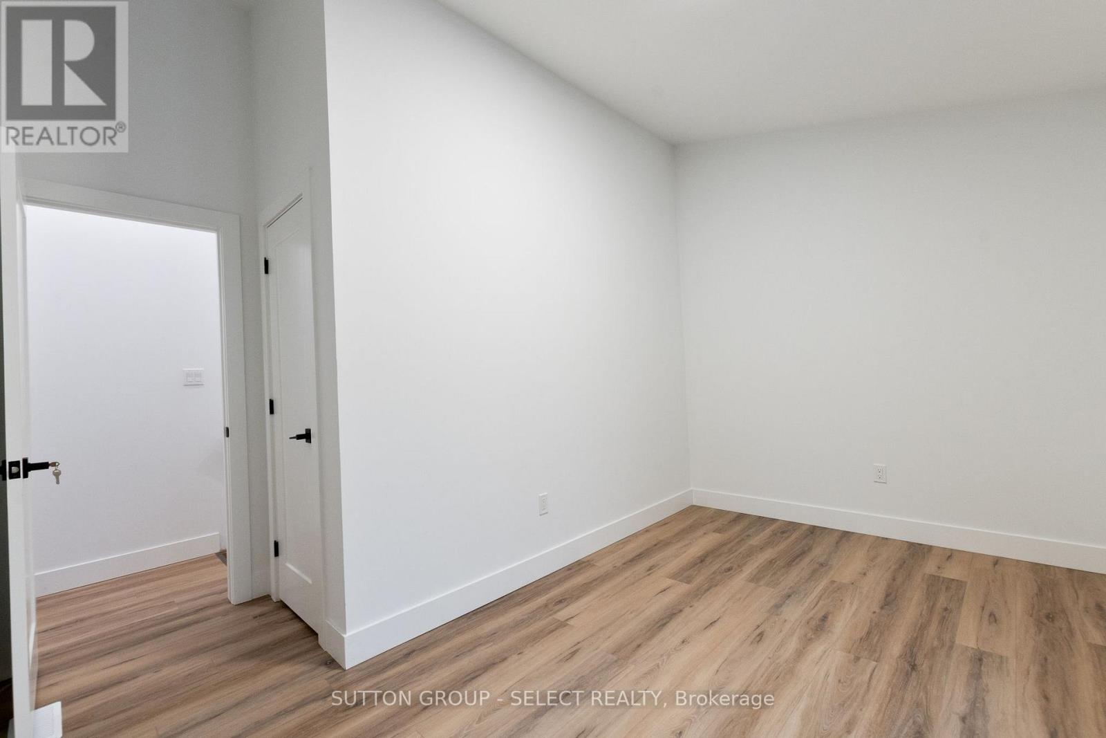 Photo 17 of 48 for 822 Maitland Street