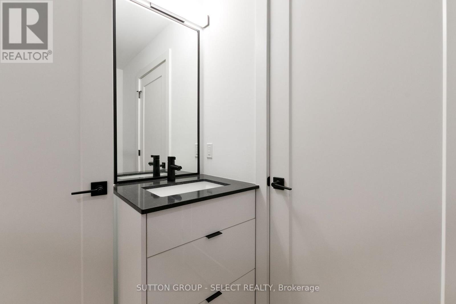 Photo 26 of 48 for 822 Maitland Street