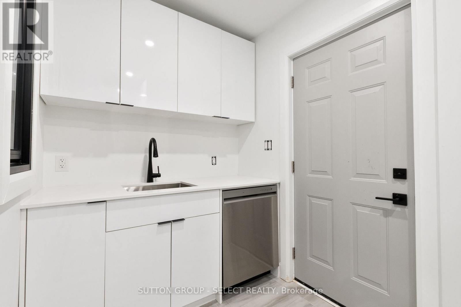 Photo 32 of 48 for 822 Maitland Street