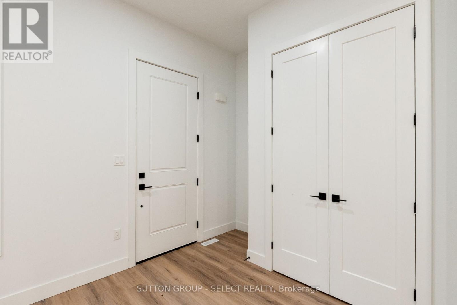 822 Maitland Street, London East, Ontario  N5Y 2W5 - Photo 2 - X12712510