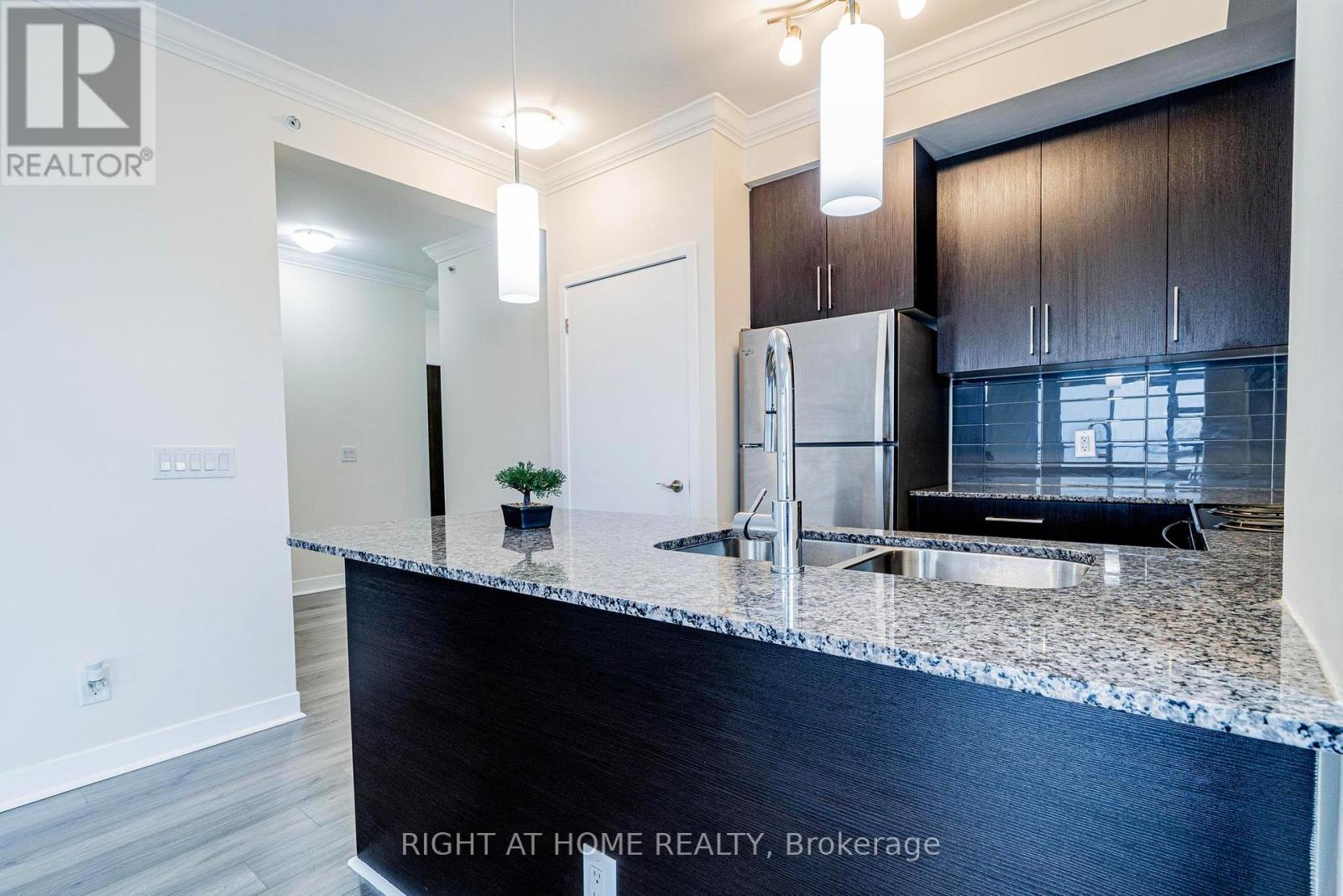 1402 - 840 Queens Plate Drive, Toronto, Ontario  M9W 0E7 - Photo 10 - W12812744