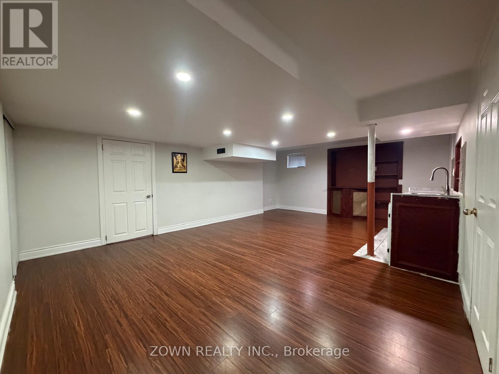 45 Nottingham Crescent, Brampton, Ontario  L6S 4G3 - Photo 8 - W12812768