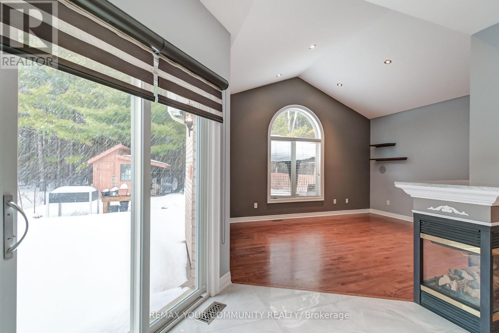 88 Castelli Court, Caledon, Ontario  L7E 2T8 - Photo 15 - W12812772