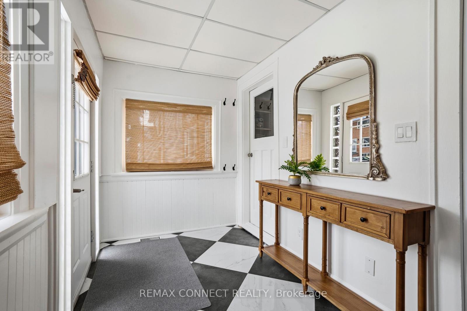 60 Woodbury Road, Toronto, Ontario  M8W 1X7 - Photo 3 - W12812774