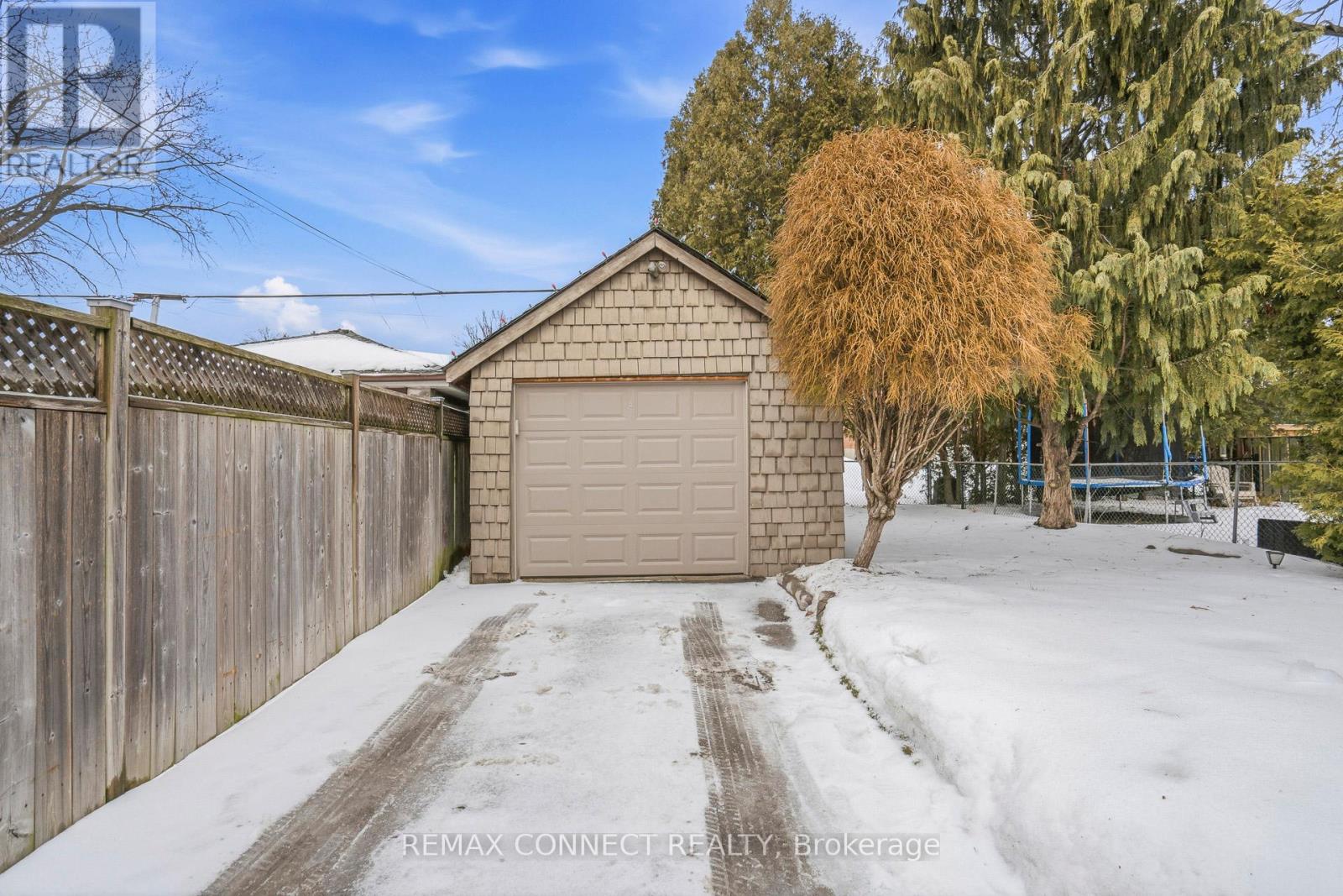 60 Woodbury Road, Toronto, Ontario  M8W 1X7 - Photo 50 - W12812774