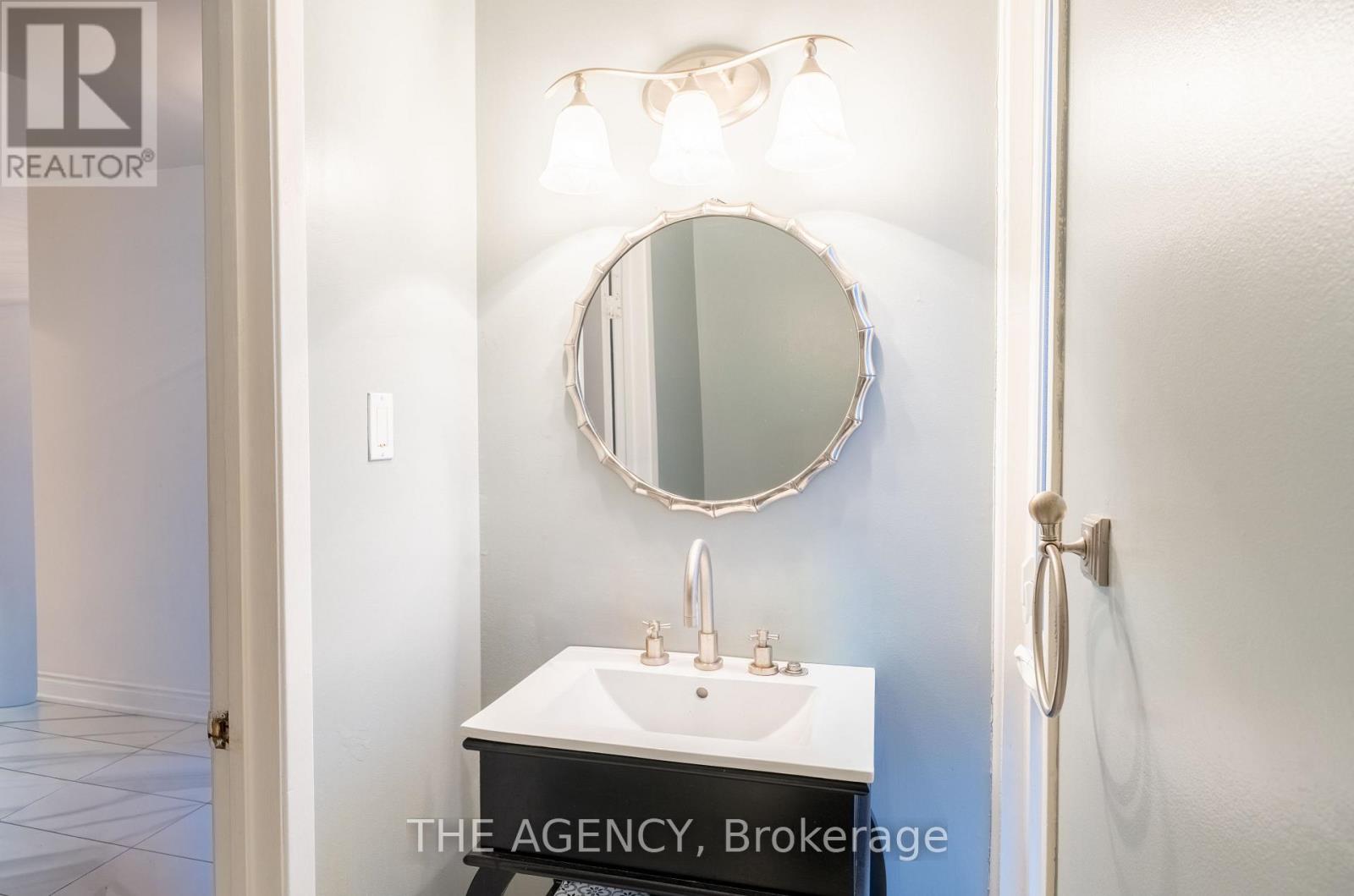 65 Cloverdale Drive, Brampton, Ontario  L6T 2T5 - Photo 16 - W12812782