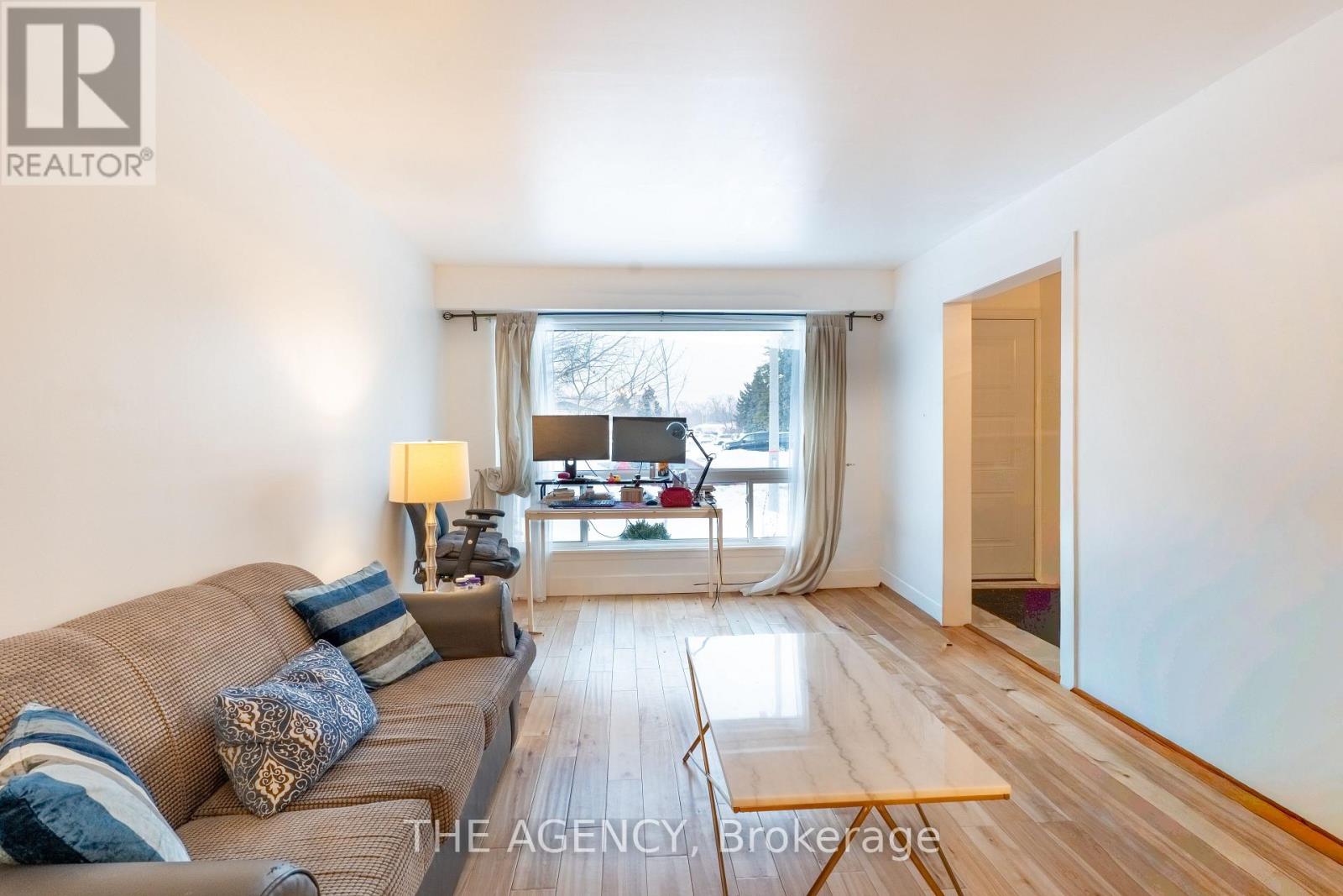 65 Cloverdale Drive, Brampton, Ontario  L6T 2T5 - Photo 6 - W12812782